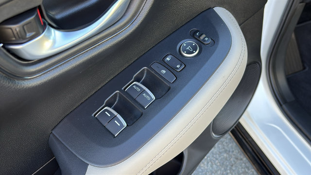 Used 2024 Honda HR-V EX-L image 9