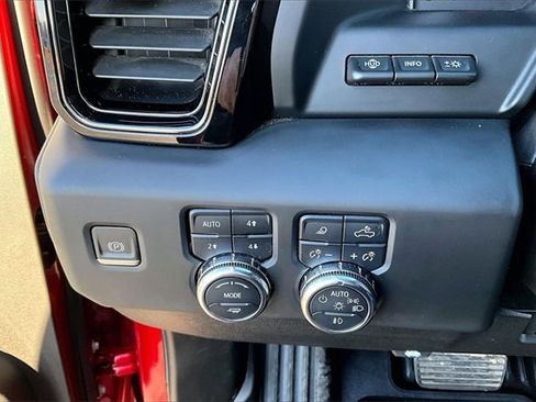 Used 2024 GMC Sierra 2500 AT4 w/ AT4 Premium Plus Package image 16