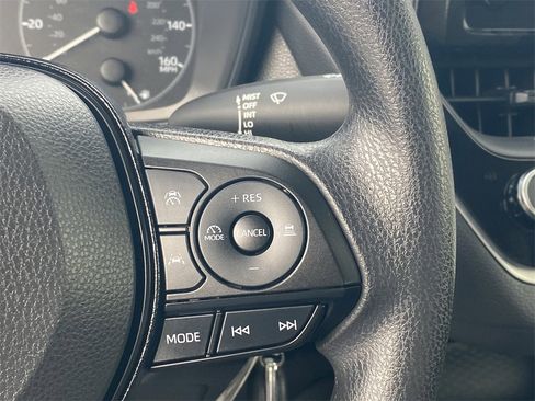 Certified 2025 Toyota Corolla LE image 25