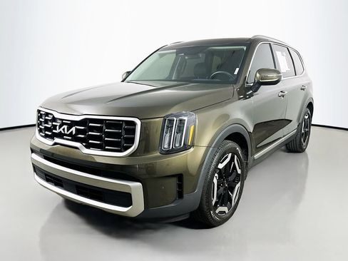 Used 2024 Kia Telluride S w/ S Sunroof Package FWD image 3