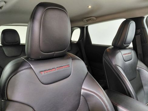 Used 2021 Jeep Cherokee Trailhawk image 23