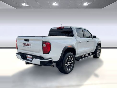 Used 2024 GMC Canyon Denali image 8