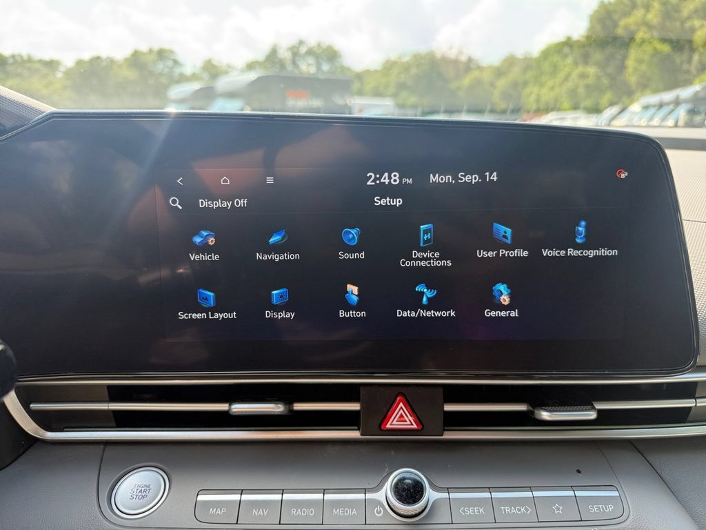 Used 2025 Hyundai Elantra SEL FWD image 30