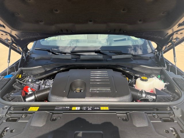 Certified 2026 Land Rover Range Rover SE AWD/4WD image 19