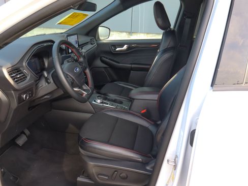 Used 2025 Ford Escape ST-Line FWD image 7