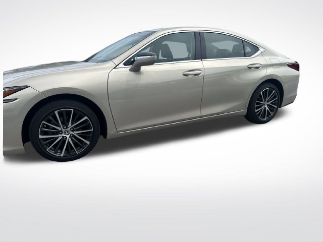 Used 2024 Lexus ES 350 w/ Premium Package FWD image 2