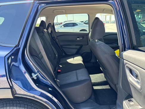 Used 2025 Nissan Rogue SV image 17