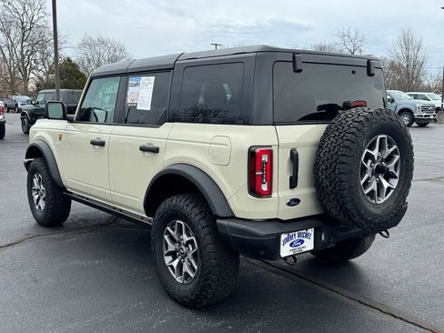 Used 2025 Ford Bronco Badlands image 27