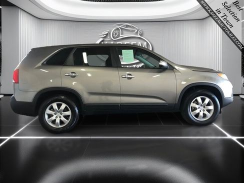 Used 2012 Kia Sorento LX image 4