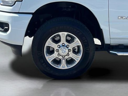 Used 2024 RAM 2500 Big Horn w/ Sport Appearance Package image 11