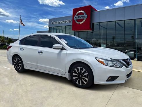 Used 2018 Nissan Altima 2.5 SV w/ 2.5 SV Technology Package FWD image 1