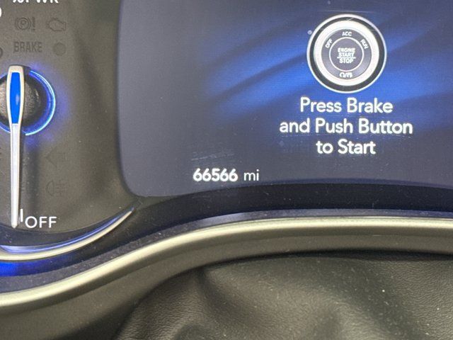 Used 2024 Chrysler Pacifica Limited FWD image 10