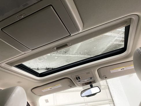 Used 2012 Chevrolet Avalanche LTZ image 19