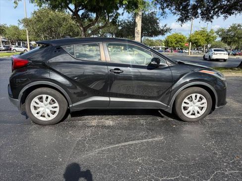 Used 2020 Toyota C-HR LE FWD image 8