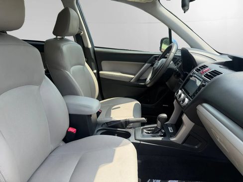 Used 2016 Subaru Forester 2.5i Touring w/ Eyesight & Navigation System AWD/4WD image 18