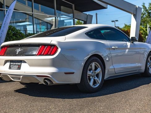 Used 2017 Ford Mustang Coupe RWD image 7
