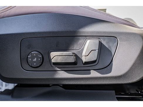 Used 2025 BMW X1 M35i w/ Premium Package image 9