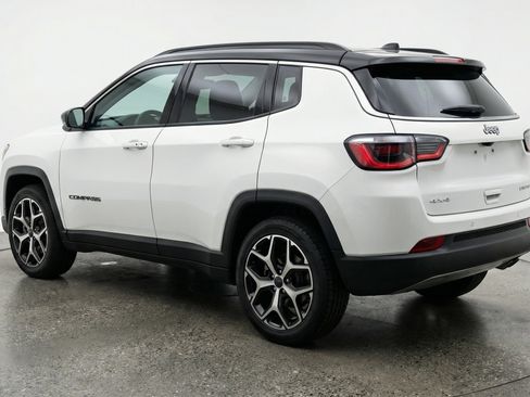 Used 2025 Jeep Compass Limited image 6
