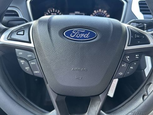 Used 2016 Ford Fusion SE FWD image 13