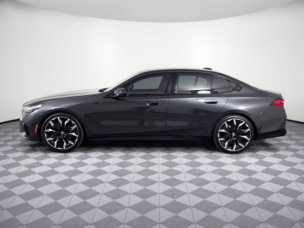Used 2024 BMW i5 eDrive40i w/ M Sport Package RWD image 2