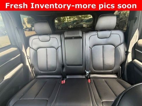 Used 2025 Jeep Grand Cherokee Limited AWD/4WD image 9