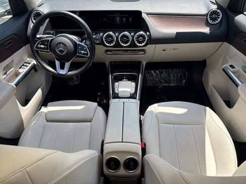 Used 2022 Mercedes-Benz GLA 250 4MATIC image 3