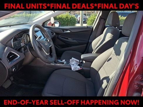 Used 2017 Chevrolet Cruze LT w/ Sun And Sound Package image 14