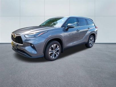 Used 2021 Toyota Highlander XLE