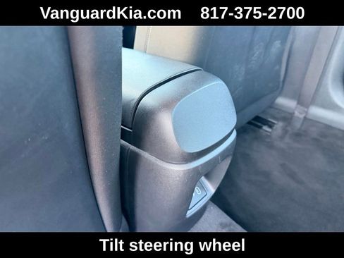 Used 2024 Hyundai Elantra SEL image 25