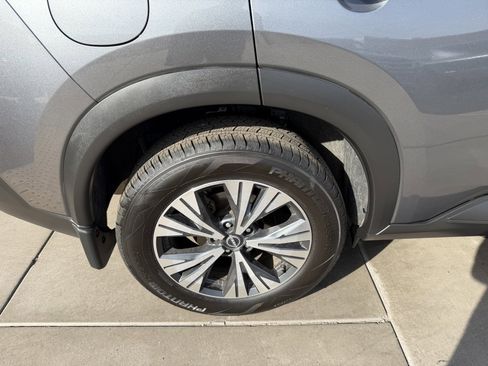 Used 2023 Nissan Rogue SV w/ SV Premium B Package image 15