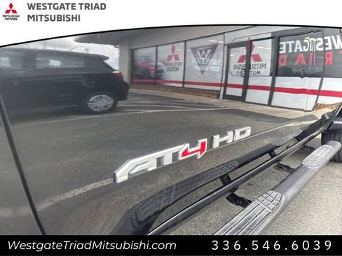 Used 2021 GMC Sierra 2500 AT4 image 6