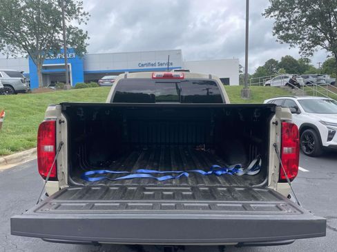 Used 2022 Chevrolet Colorado Z71 AWD/4WD image 8