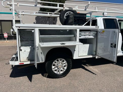Used 2021 Chevrolet Silverado 3500 LT AWD/4WD image 14