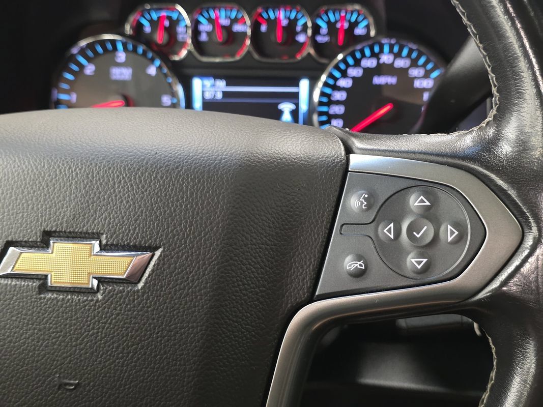 Used 2019 Chevrolet Suburban LT AWD/4WD image 35