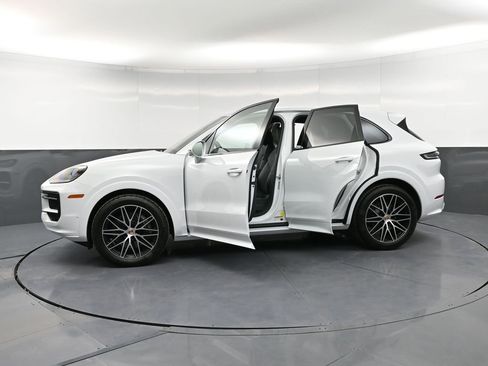 New 2026 Porsche Cayenne AWD/4WD image 36