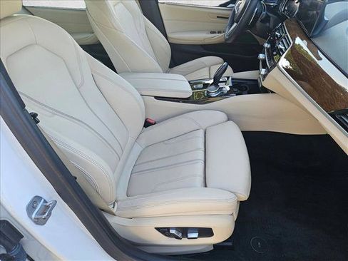 Used 2018 BMW 540i w/ M Sport Package image 20