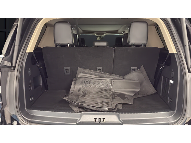 Used 2024 Ford Expedition XLT AWD/4WD image 26