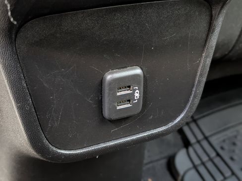 Used 2019 Chevrolet Equinox LT image 34