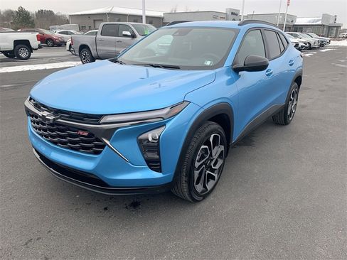 Used 2025 Chevrolet Trax RS w/ Driver Confidence Package image 4