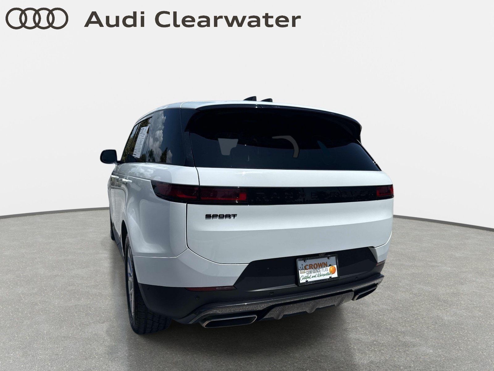 Used 2025 Land Rover Range Rover Sport SE AWD/4WD image 8