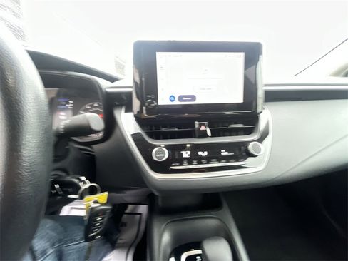 Used 2024 Toyota Corolla LE image 18