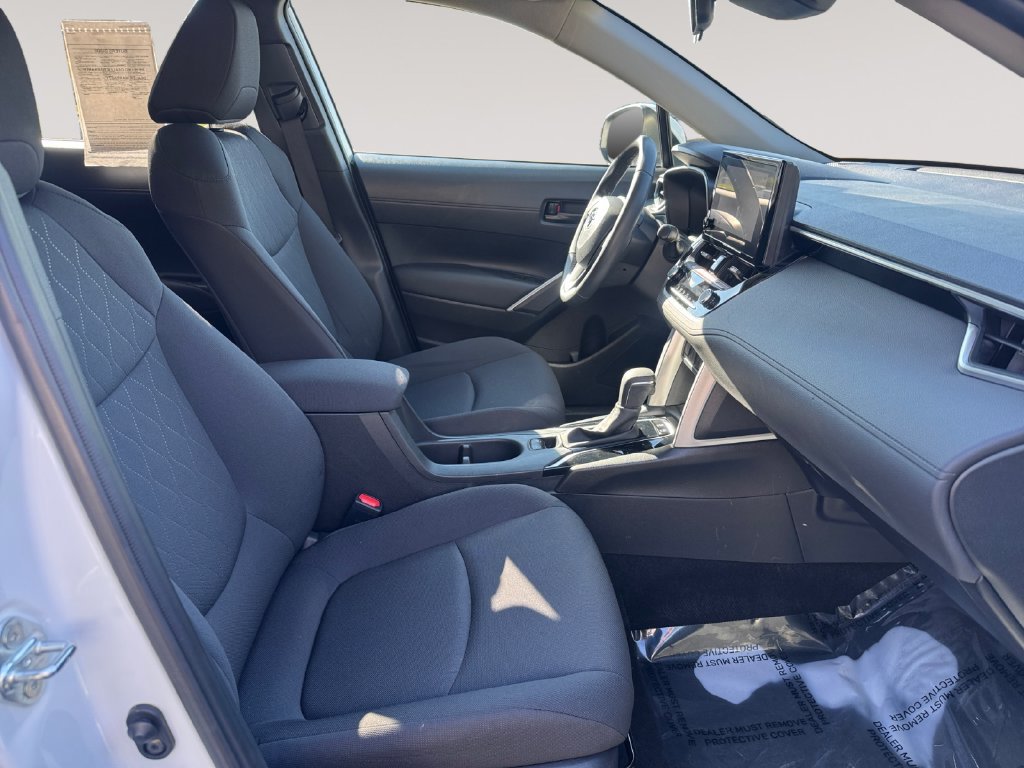 Used 2024 Toyota Corolla Cross LE FWD image 15