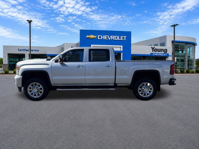 Used 2019 GMC Sierra 3500 Denali w/ Duramax Plus Package AWD/4WD image 4
