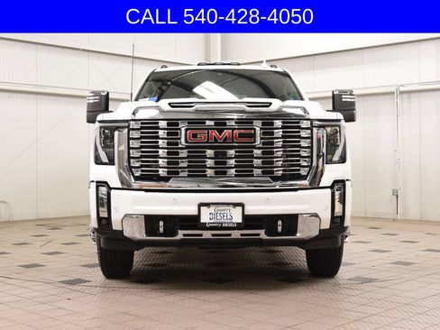 Used 2025 GMC Sierra 3500 Denali w/ Denali Reserve Package AWD/4WD image 2