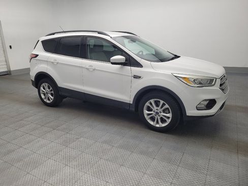 Used 2017 Ford Escape SE w/ Equipment Group 201A image 11