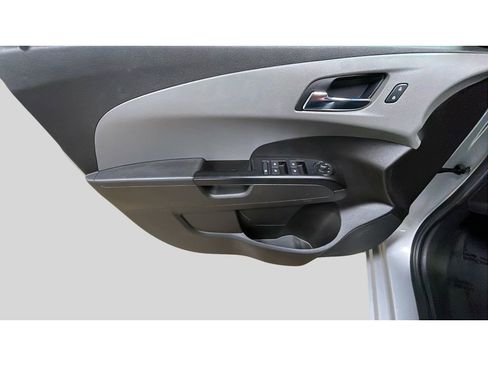 Used 2019 Chevrolet Sonic LT image 9