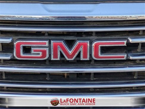 Certified 2022 GMC Terrain SLT image 9