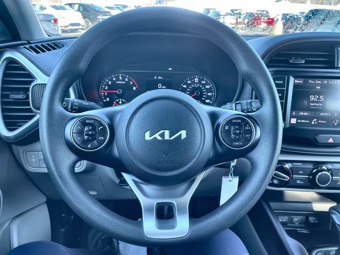 Certified 2022 Kia Soul LX w/ Technology Package image 17