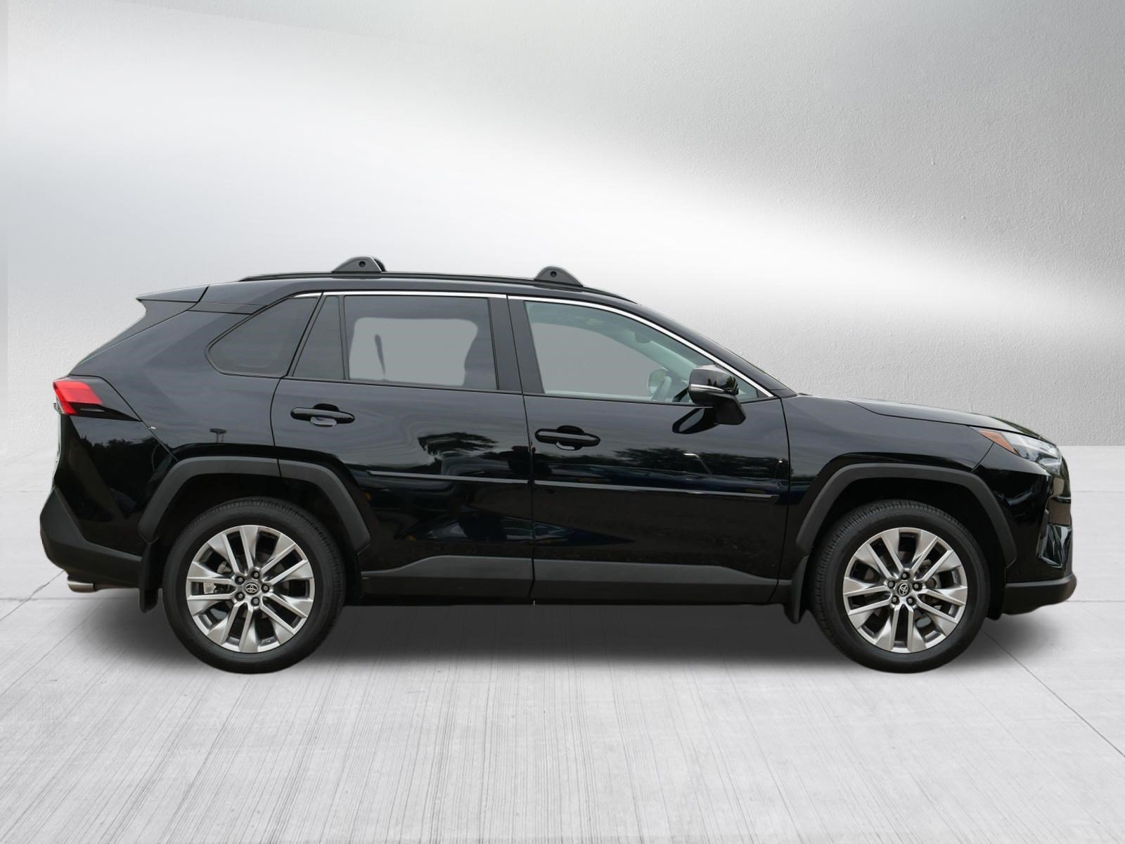 Used 2025 Toyota RAV4 XLE Premium w/ Weather Package AWD/4WD image 8