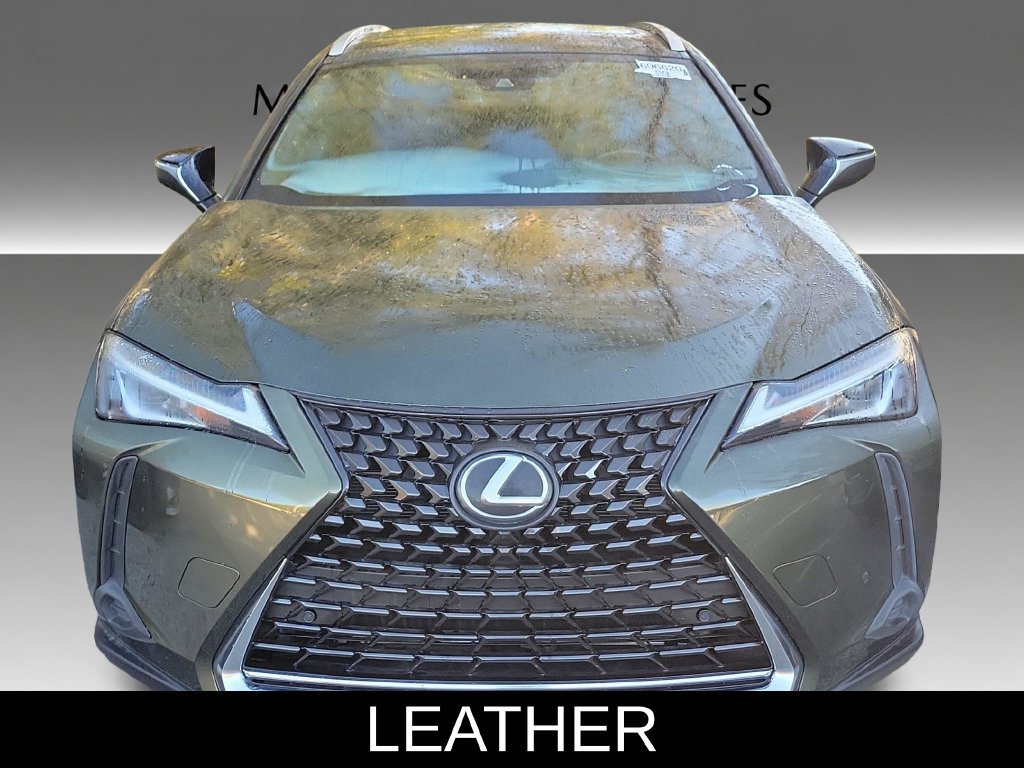 Used 2022 Lexus UX 200 w/ Premium Package FWD image 4